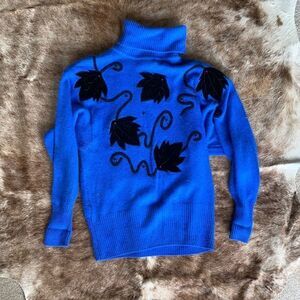 Vintage Women's Studio Michelle Stuart Rabbit Lamb Wool Blue Sweater Size Large